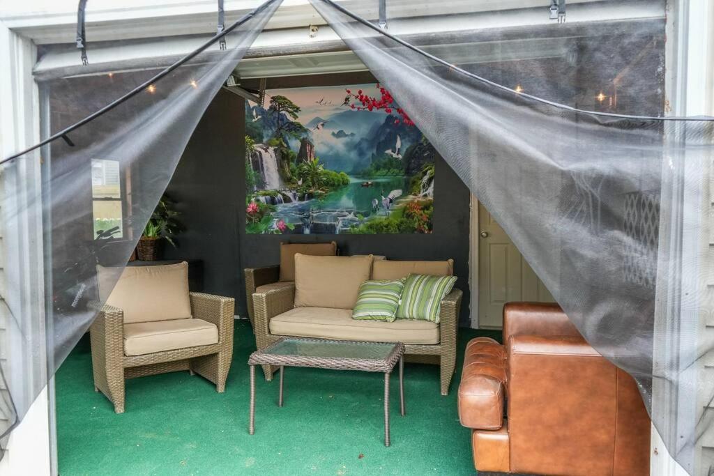 Historic Coastal Haven- Pet Friendly Fast Wi-Fi Villa Норфолк Екстериор снимка