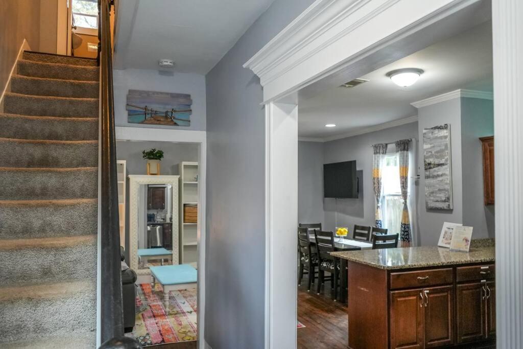 Historic Coastal Haven- Pet Friendly Fast Wi-Fi Villa Норфолк Екстериор снимка
